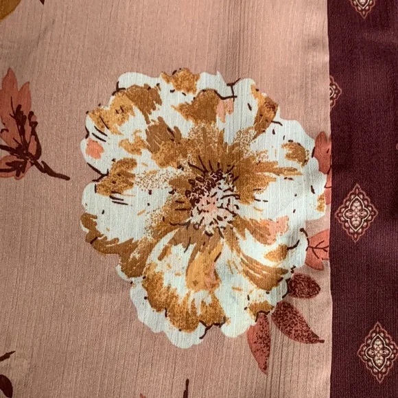 Floral Robe - Picture 3 of 9